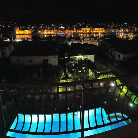 Stunning View With Balcony شقة